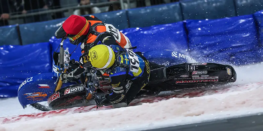 Wereldkampioen Martin Haarahiltunen uit Zweden plat door de bocht. Foto;  ©GOOD-SHOT.COM/Reygondeau